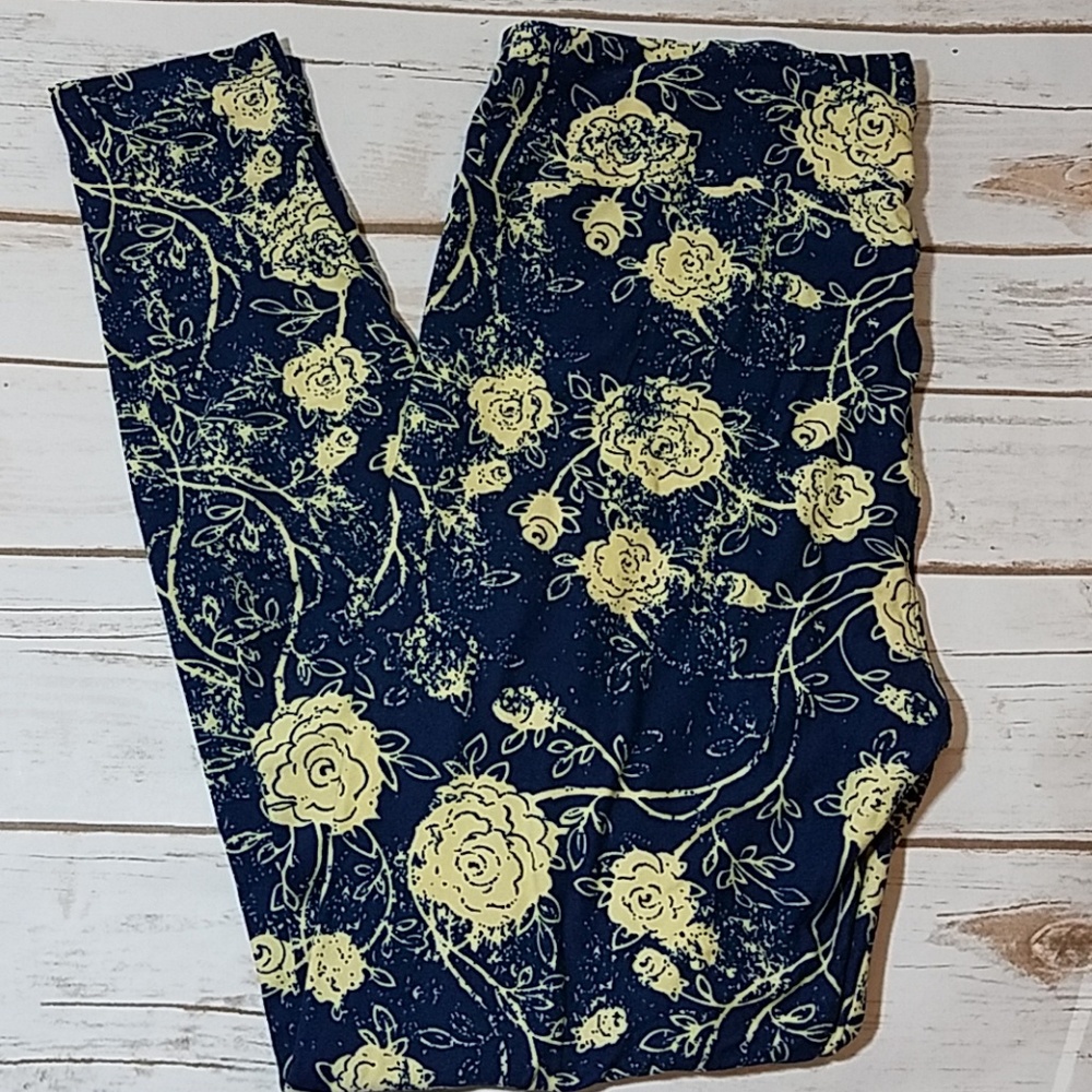 LuLaRoe Tall & Curvy leggings